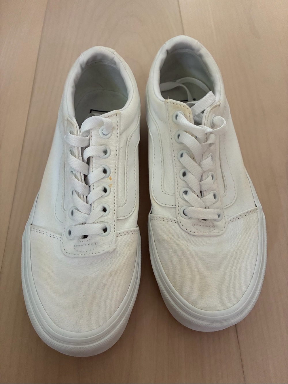 Classic Old Skool Vans -White